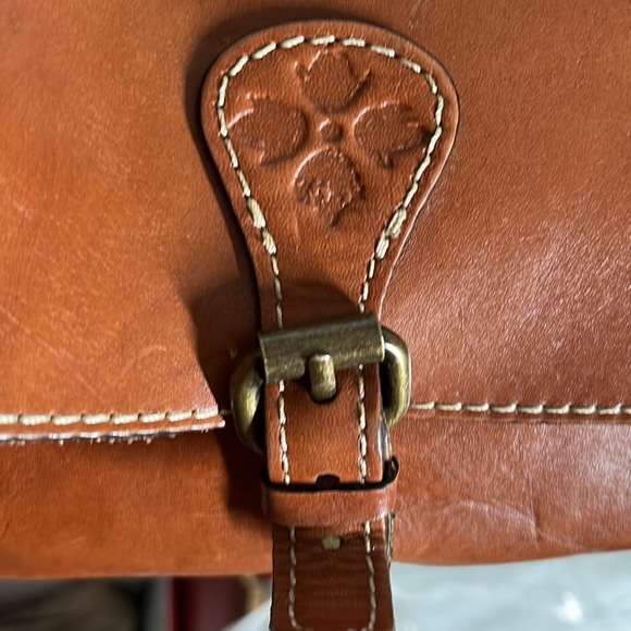 Patricia Nash London Smooth Leather Saddle Bag - Picture 14 of 16